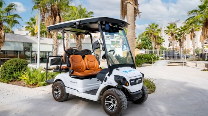 Carteav autonomous golf cart on a sunny day in the park
